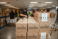 On Nov. 21, Florida Power & Light Company joined community partners to support the 100 Black Men of South Florida’s Thanksgiving Food Drive with a $20,000 donation. Through the food drive, volunteers delivered more than 25,000 traditional Thanksgiving mea