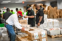 On Nov. 21, Florida Power & Light Company joined community partners to support the 100 Black Men of South Florida’s 31st Annual Thanksgiving Food Drive. Volunteers delivered more than 25,000 traditional Thanksgiving meals to deserving individuals and fami