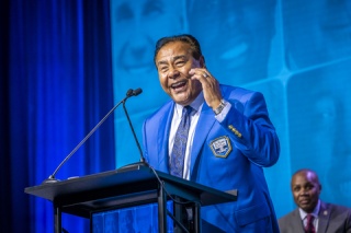ABC’s John Quiñones delivers speech during 2023 Alumni Hall of Fame induction ceremony as he reminisces on his time spent at Boys & Girls Clubs of San Antonio’s Calderon Clubhouse, where he vividly recalls feeling safe and accepted from day one. (Photo: B