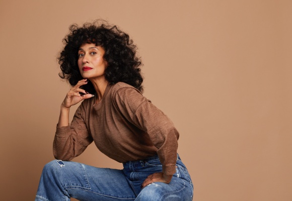 (BPRW) Tracee Ellis Ross Packs Her (Many) Bags for New Roku Original Travel Doc-Series “Tracee Travels” (wt) | Press releases