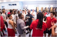 Former NFL Player Helps to Encourage Young Athletes in Miami